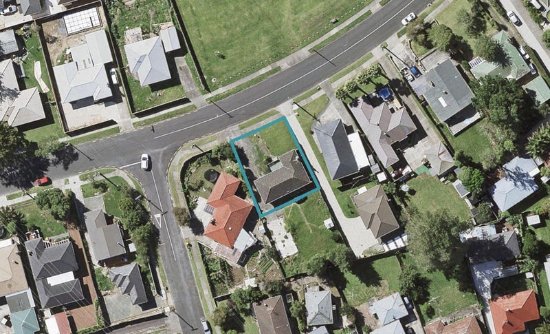 4/32 Tiraumea Drive, Pakuranga, Auckland - Carousel 1