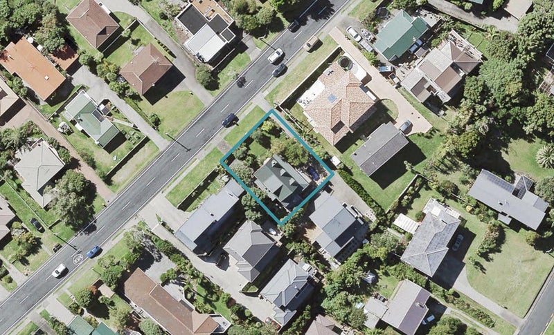 22 Arran Road, Browns Bay, Auckland - Carousel 1