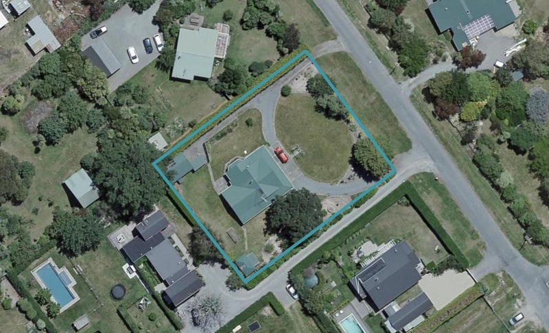 16 Weld Street, Martinborough - Carousel 1