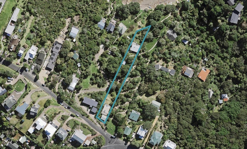 63 Queens Drive, Oneroa, Waiheke Island - Carousel 1