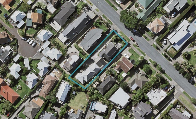 2/13 Rautara Street, Orakei, Auckland - Carousel 1