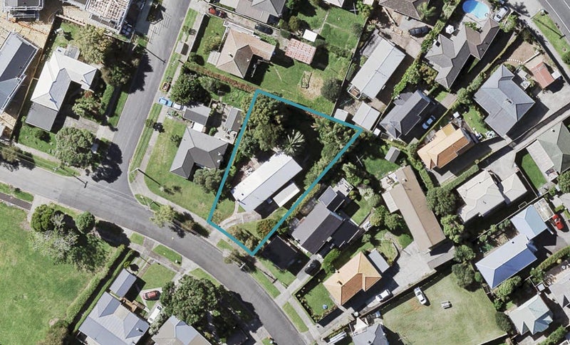 54B Castledine Crescent, Glen Innes, Auckland - Carousel 1