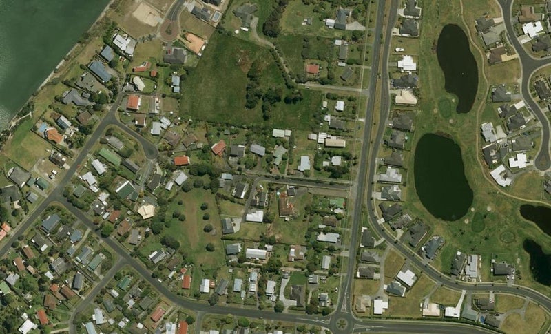 324 One Tree Point Road, One Tree Point - Carousel 1