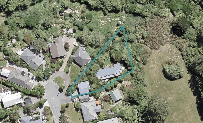 12 Bermer Road, Belmont, Lower Hutt - Carousel 1