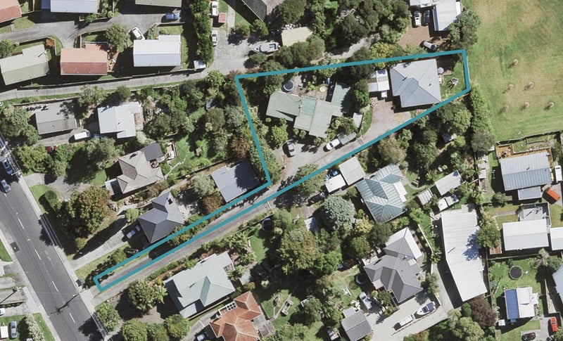 1/73 Kaurilands Road, Titirangi, Auckland - Carousel 1