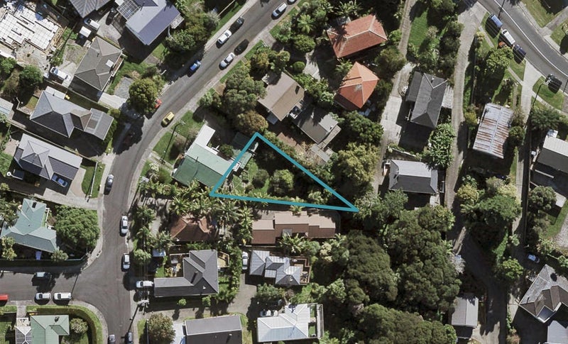 5B Merton Avenue, Glenfield, Auckland - Carousel 1