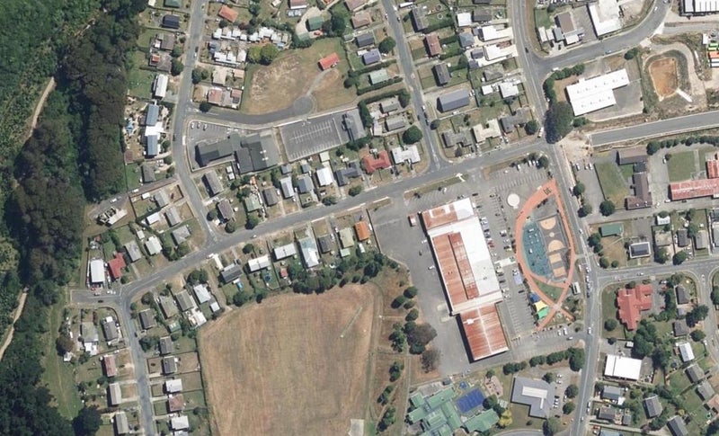 19 Niagara Street, Waitangirua, Porirua - Carousel 1