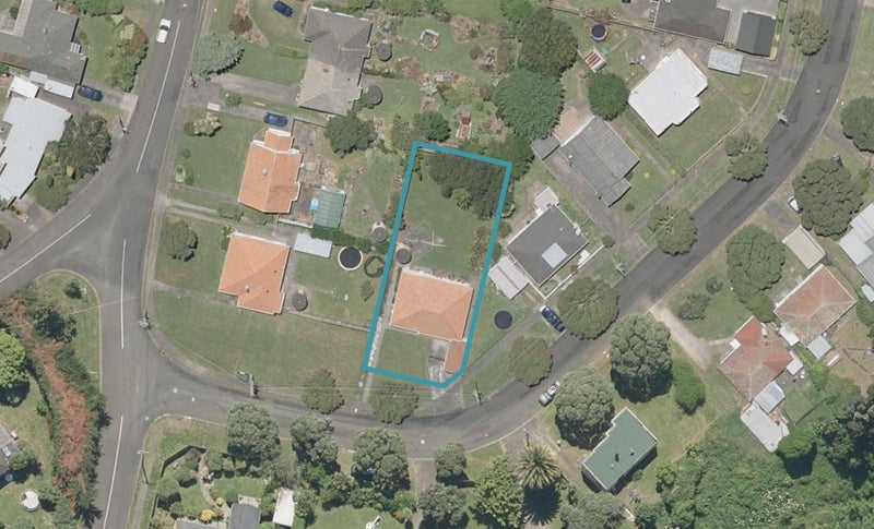 13 Hutchison Crescent, Durie Hill, Whanganui - Carousel 1