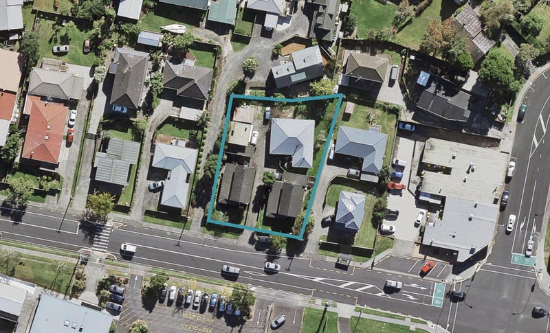 2/108 Chivalry Road, Glenfield, Auckland - Carousel 1