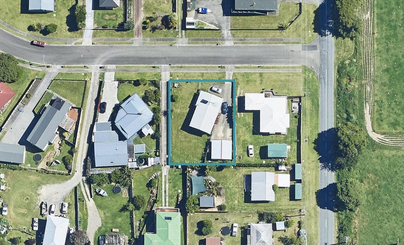 1 Ngaparaoa Drive, Maketu, Te Puke - Carousel 1