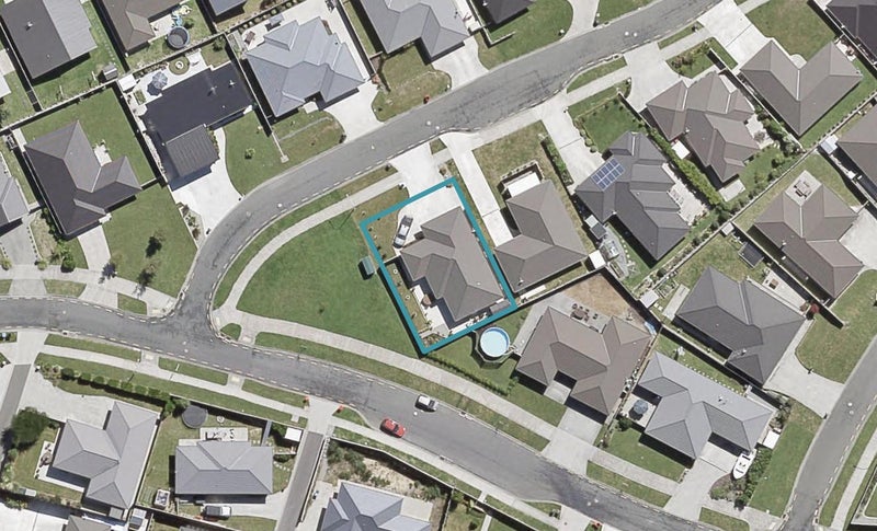 2 Greenstone Grove, Brown Owl, Upper Hutt - Carousel 1