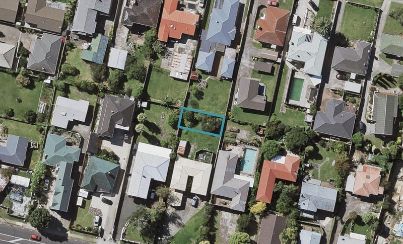 8/8 Reeves Road, Pakuranga, Auckland - Carousel 1