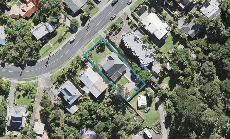 70 Island Bay Road, Beach Haven, Auckland - Carousel 1