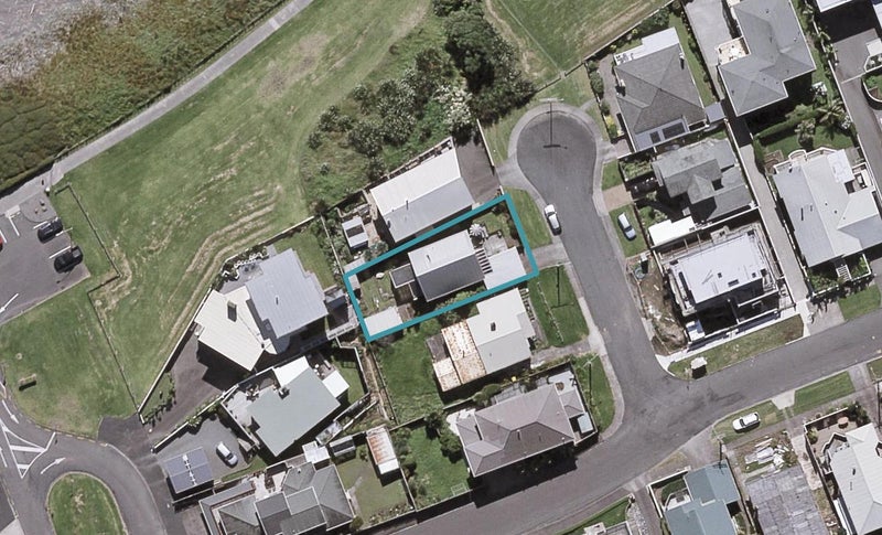 4 Seaton Street, Strandon, New Plymouth - Carousel 1