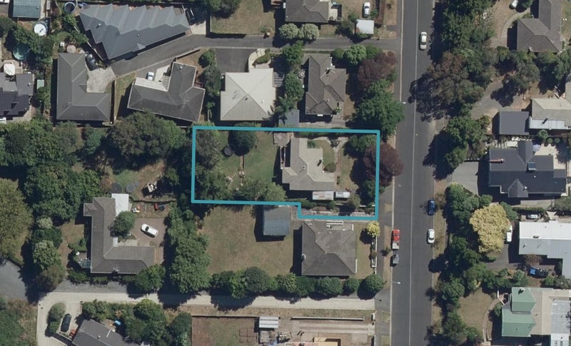 22 Alison Street, Hamilton Lake, Hamilton - Carousel 1