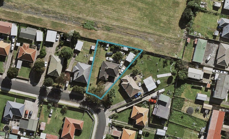 28 Waipapa Crescent, Otara, Auckland - Carousel 1