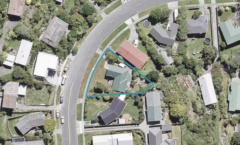 284 Dowse Drive, Maungaraki, Lower Hutt - Carousel 1
