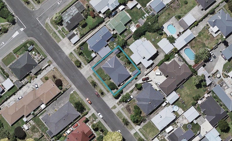 619 Avenue Road West, Saint Leonards, Hastings - Carousel 1