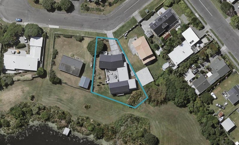 62 Ngapaki Street, Waikanae Beach, Waikanae - Carousel 1