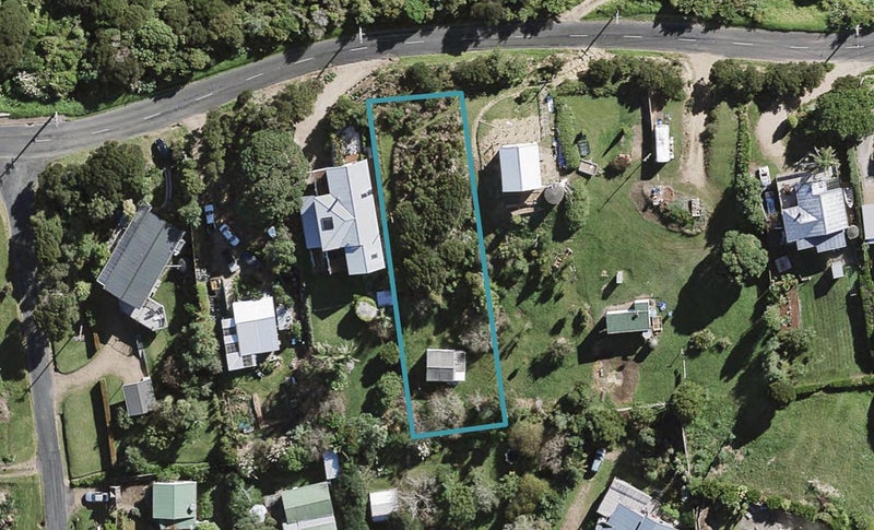 22 Pacific Parade, Surfdale, Waiheke Island - Carousel 1