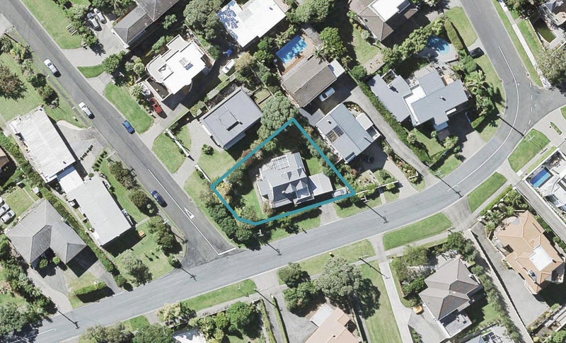 10 Brighton Terrace, Murrays Bay, Auckland - Carousel 1