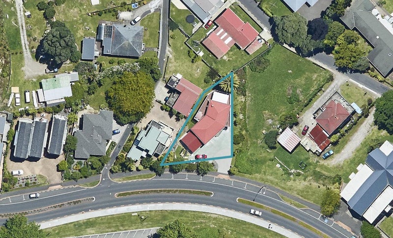 13 Lake Road, Ohinemutu, Rotorua - Carousel 1