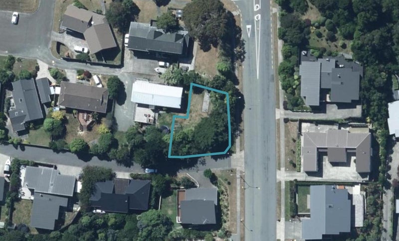 40B James Cook Drive, Whitby, Porirua - Carousel 1