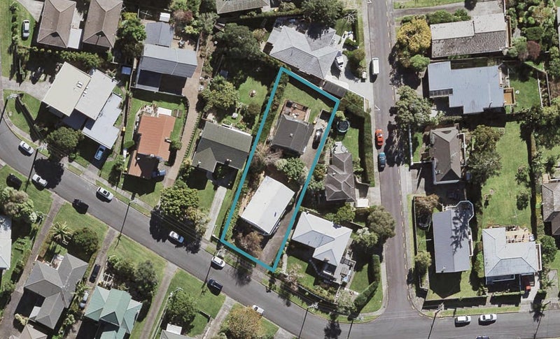 2/30 Tui Glen Road, Birkenhead, Auckland - Carousel 1