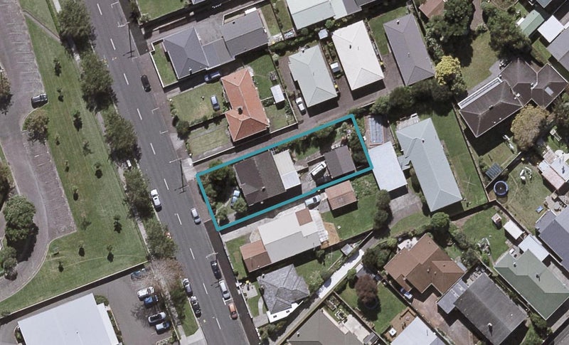 10 David Street, Westown, New Plymouth - Carousel 1