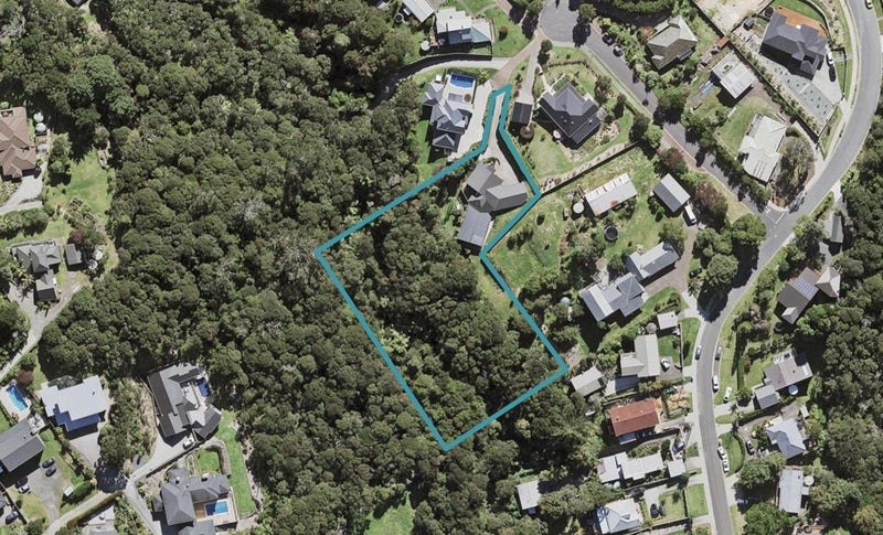 10 Eastvale Close, Greenhithe, Auckland - Carousel 1