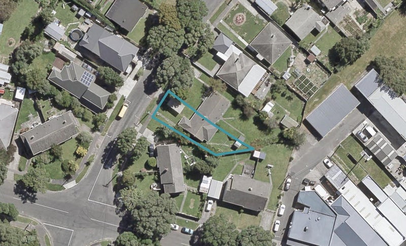 50 Hall Crescent, Epuni, Lower Hutt - Carousel 1
