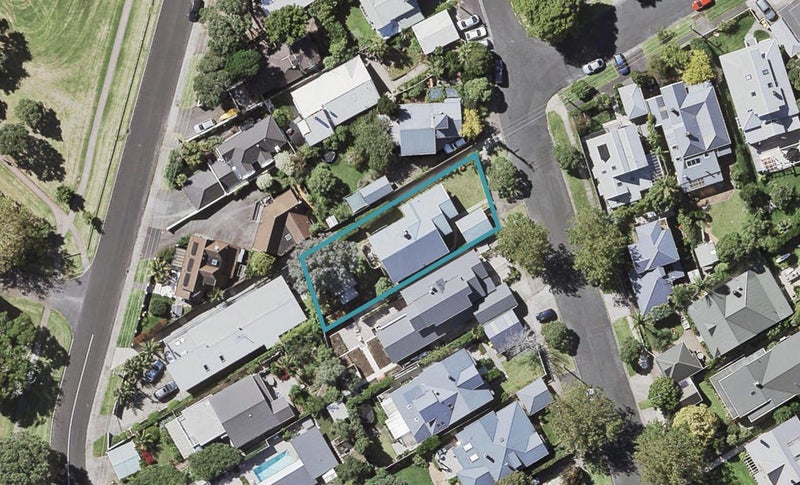 21 North Avenue, Narrow Neck, Auckland - Carousel 1