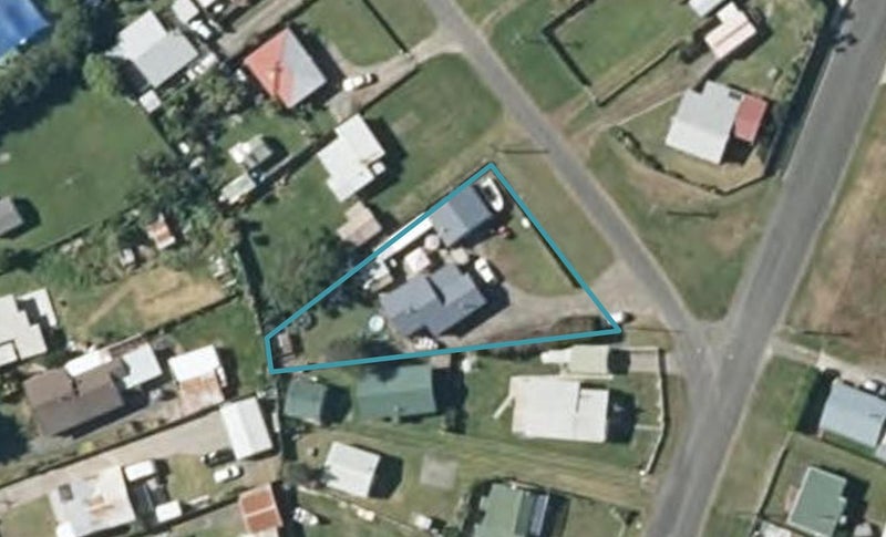2 Hart Street, Foxton Beach, Foxton - Carousel 1