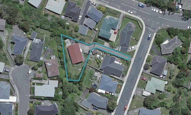 51 Catherine Crescent, Paparangi, Wellington - Carousel 1