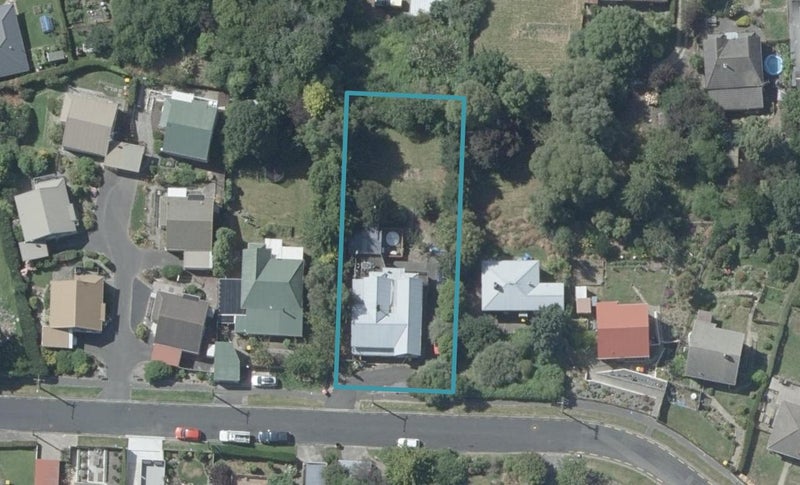 8 Rennie Street, Green Island, Dunedin - Carousel 1
