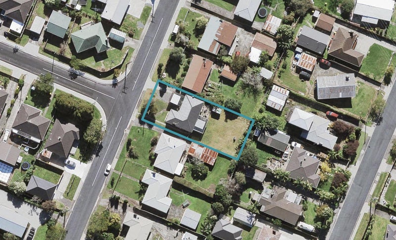 9 Cobham Crescent, Kelston, Auckland - Carousel 1