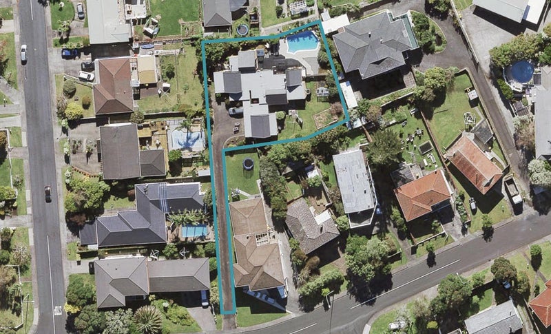 14 Felgrove Street, Glendene, Auckland - Carousel 1