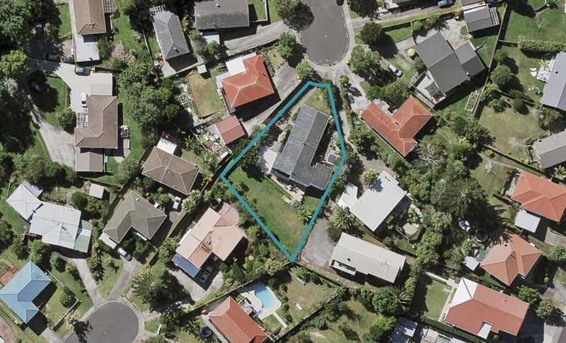15 Cassia Place, Sunnynook, Auckland - Carousel 1