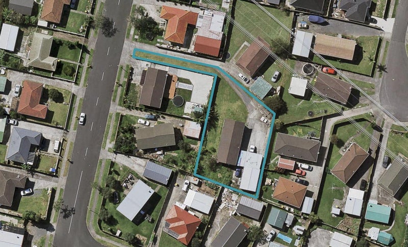 32 Dissmeyer Drive, Clover Park, Auckland - Carousel 1