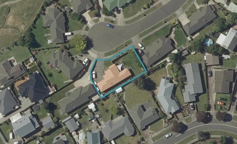 9 Logan Place, Kelvin Grove, Palmerston North - Carousel 1