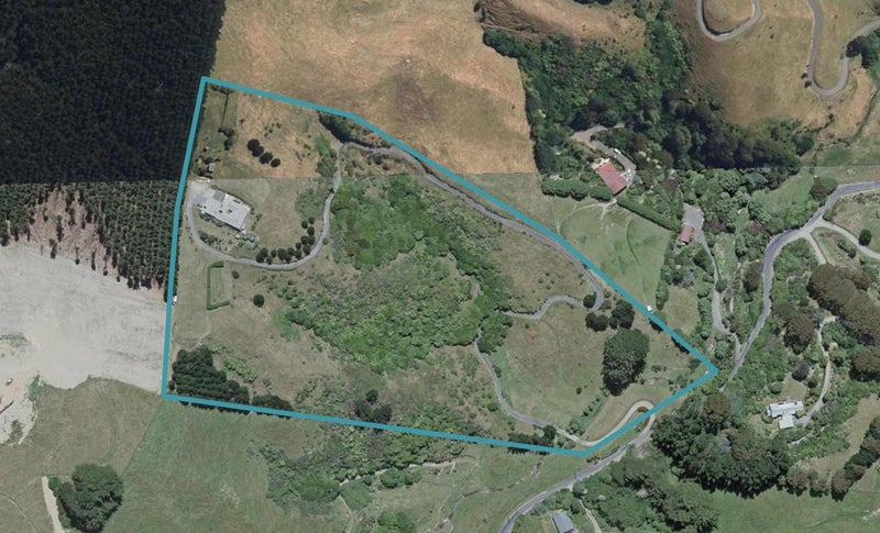 321 Takapu Road, Takapu Valley, Wellington - Carousel 1