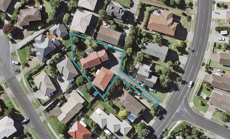 2/88 Gosford Drive, Botany Downs, Auckland - Carousel 1