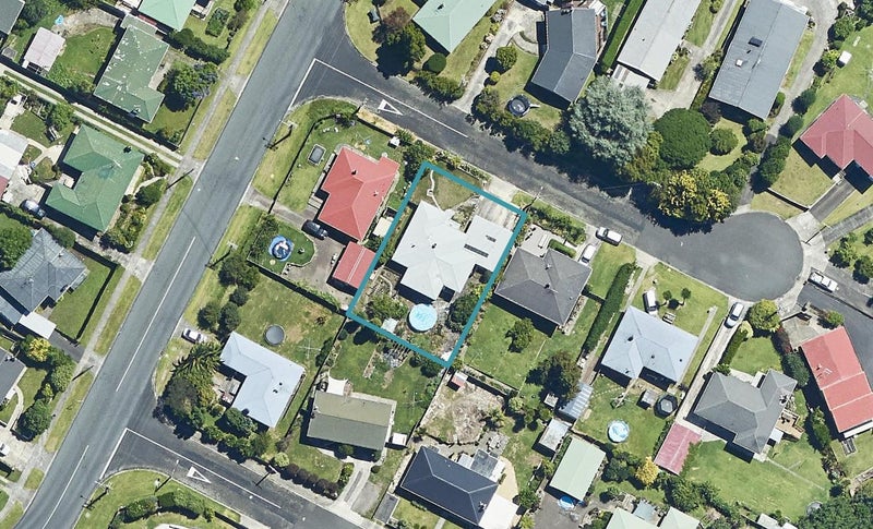 5 Beaufort Avenue, Brookfield, Tauranga - Carousel 1