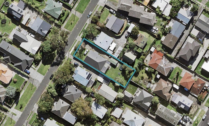 72 Fowlds Avenue, Sandringham, Auckland - Carousel 1