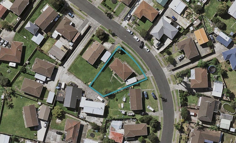 31 Dillon Crescent, Clover Park, Auckland - Carousel 1