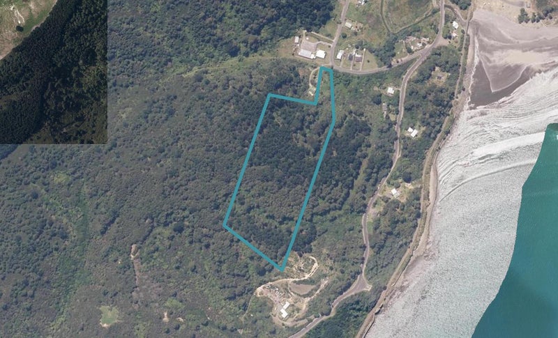 7 Opoutama Road, Mahia, Māhia - Carousel 1