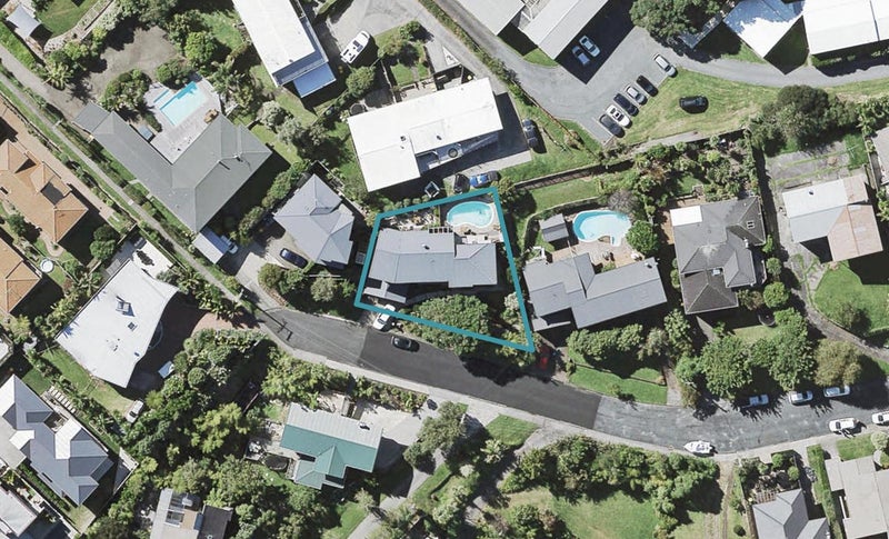 37 Peter Terrace, Castor Bay, Auckland - Carousel 1