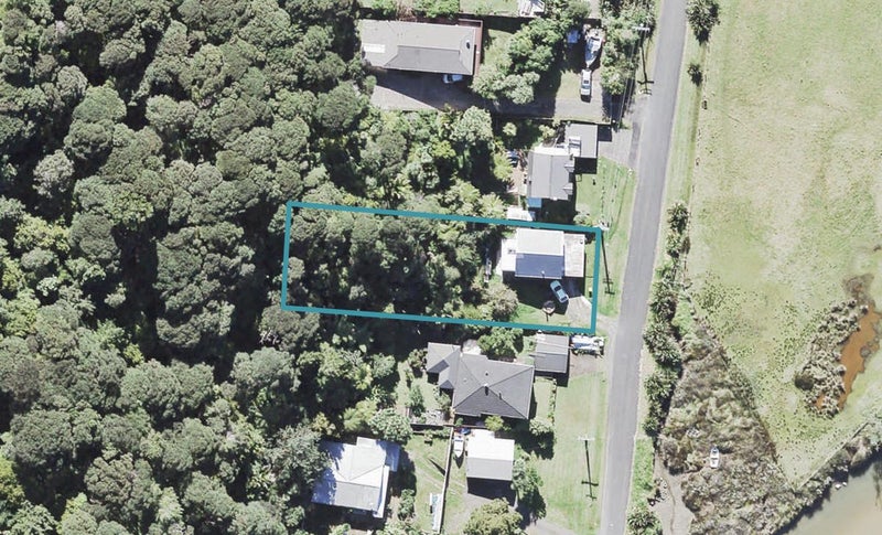 13 Huia Dam Road, Huia, Auckland - Carousel 1