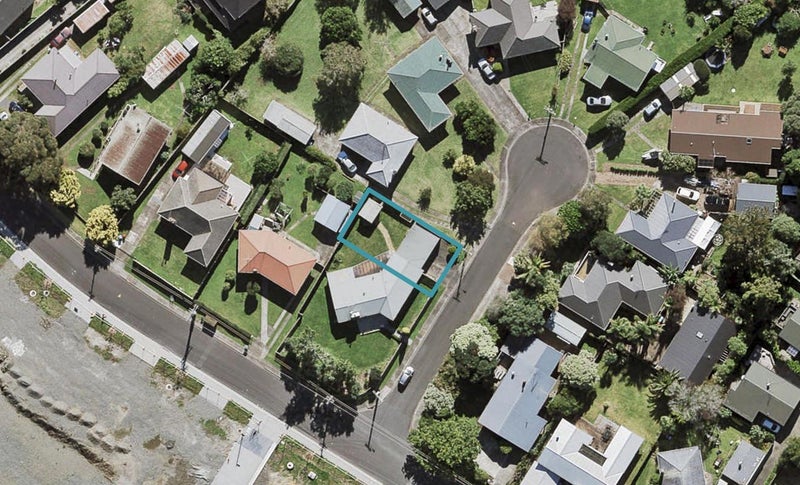 10 Pickett Avenue, Sandringham, Auckland - Carousel 1