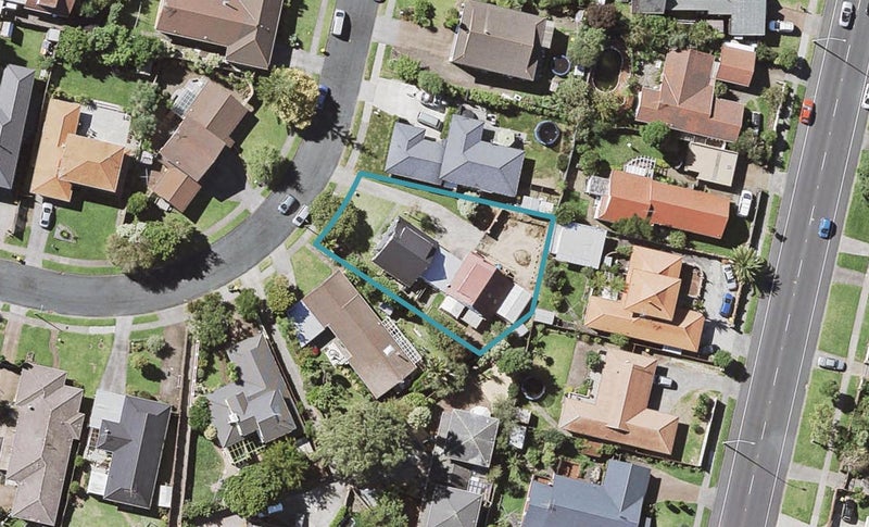 2/16 Cornelian Crescent, Half Moon Bay, Auckland - Carousel 1